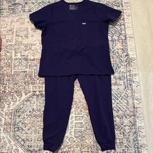 Figs Women's Scrub Set